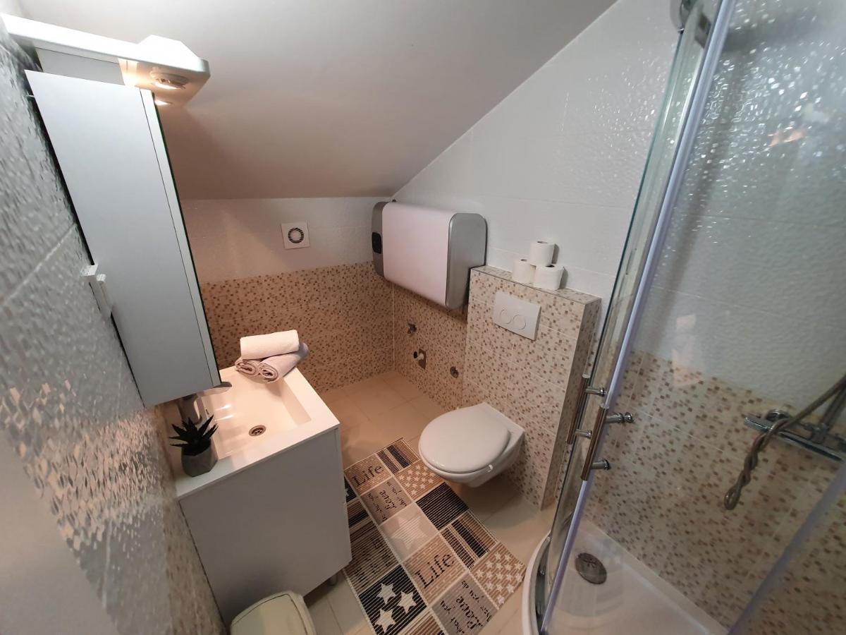Apartaments Ukic Prvic Sepurine Exteriör bild